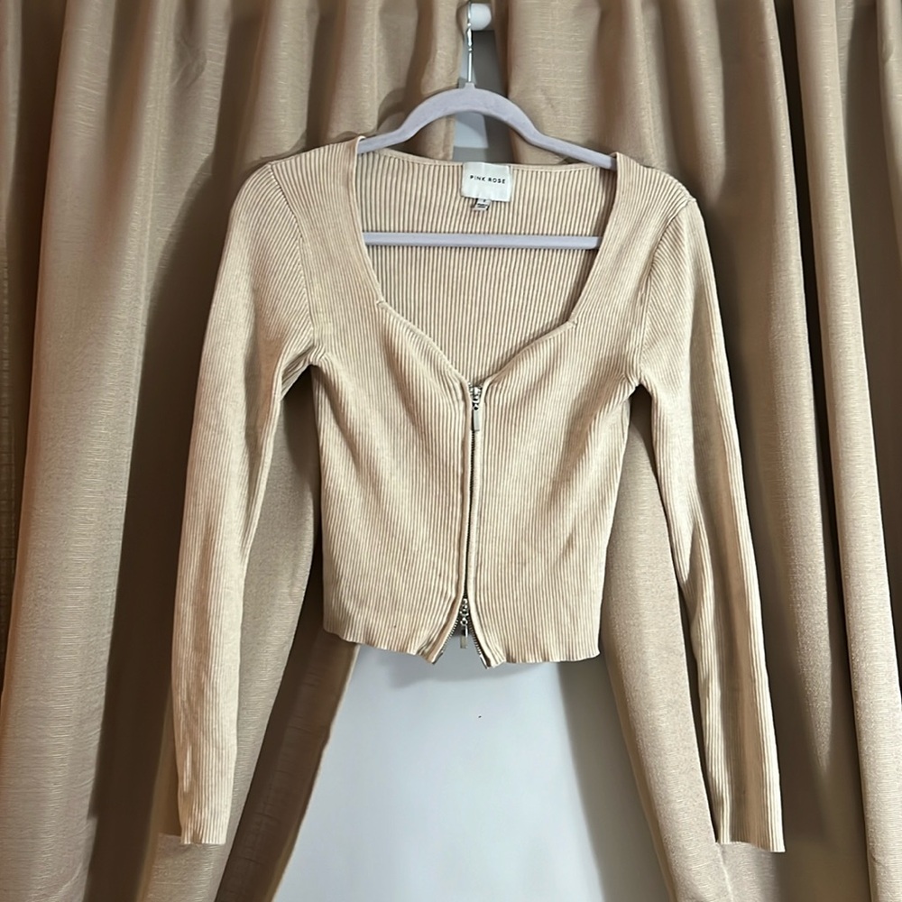 Tan stretch sweetheart neckline zip up sweater